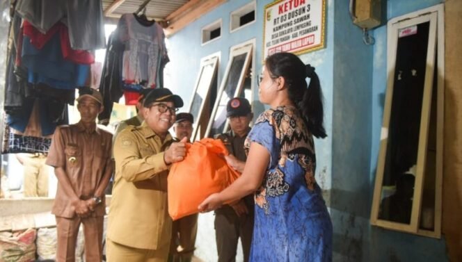 
					Tinjau Warga, Pj Gubernur Bersama Sekda Pesawaran Rumuskan Antisipasi Bencana Banjir